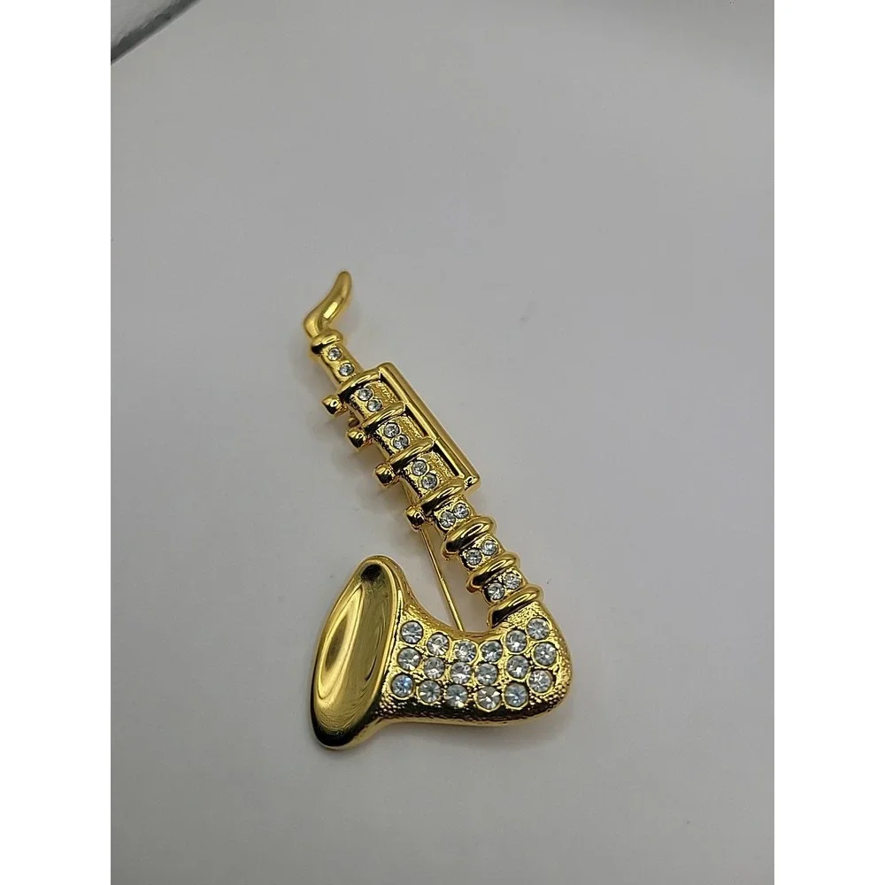 Vintage‎ Gold Tone Rhinestone Saxophone Brooch Pin Music Jazz Band Instrument